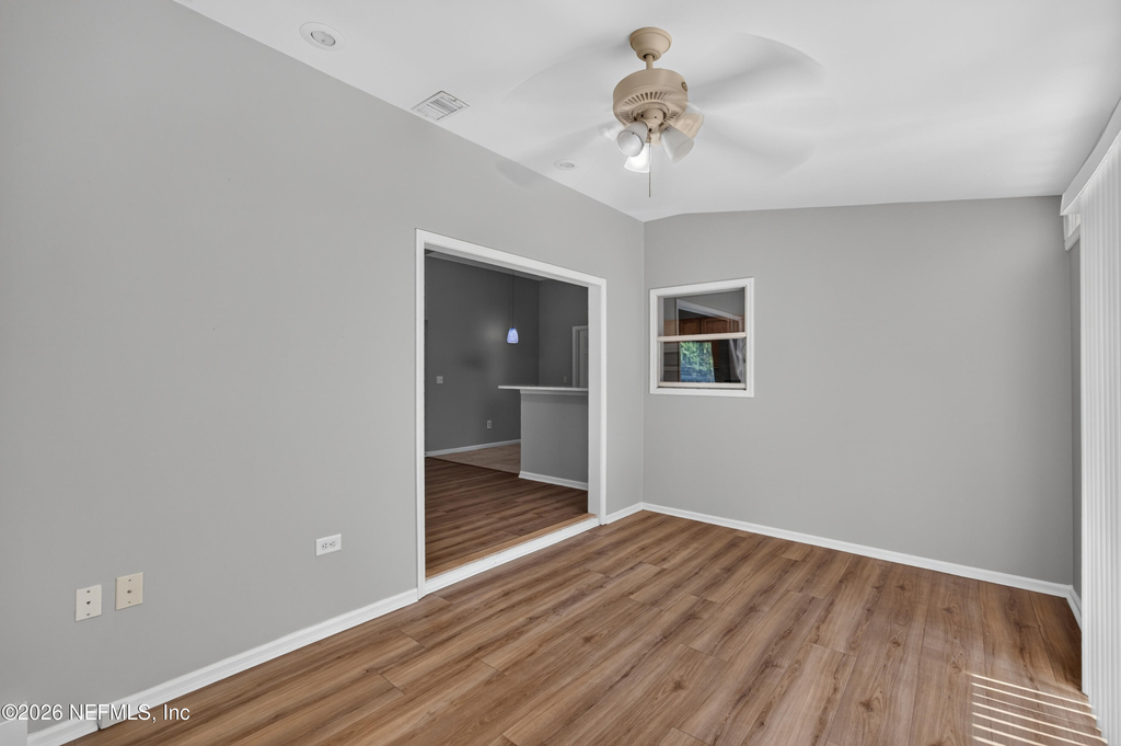 9256 Dale View Lane W - Photo 16