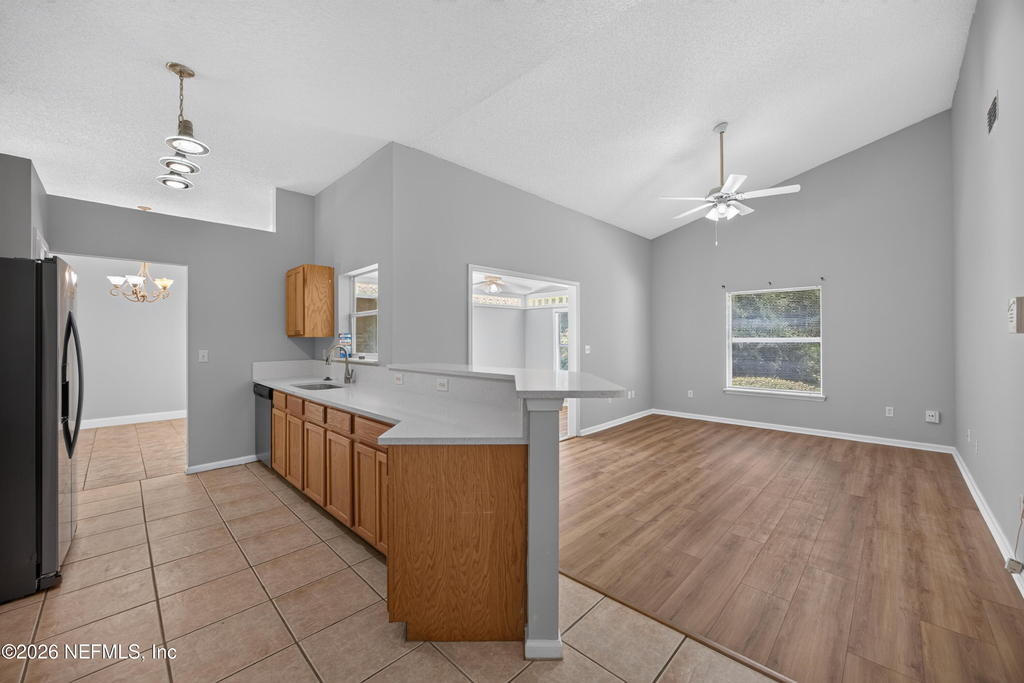 9256 Dale View Lane W - Photo 11
