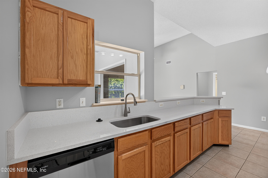 9256 Dale View Lane W - Photo 8