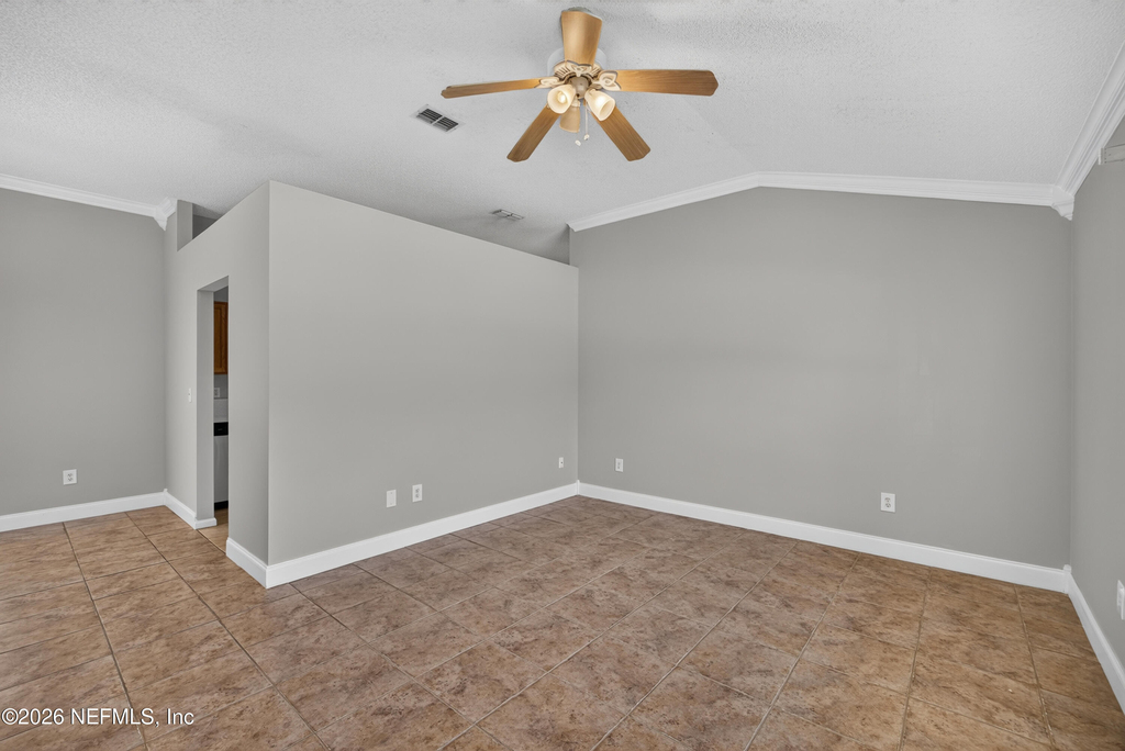 9256 Dale View Lane W - Photo 4