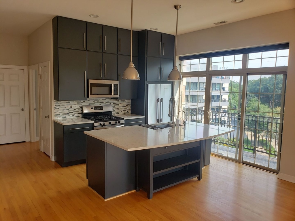 6423 W Touhy Avenue - Photo 15