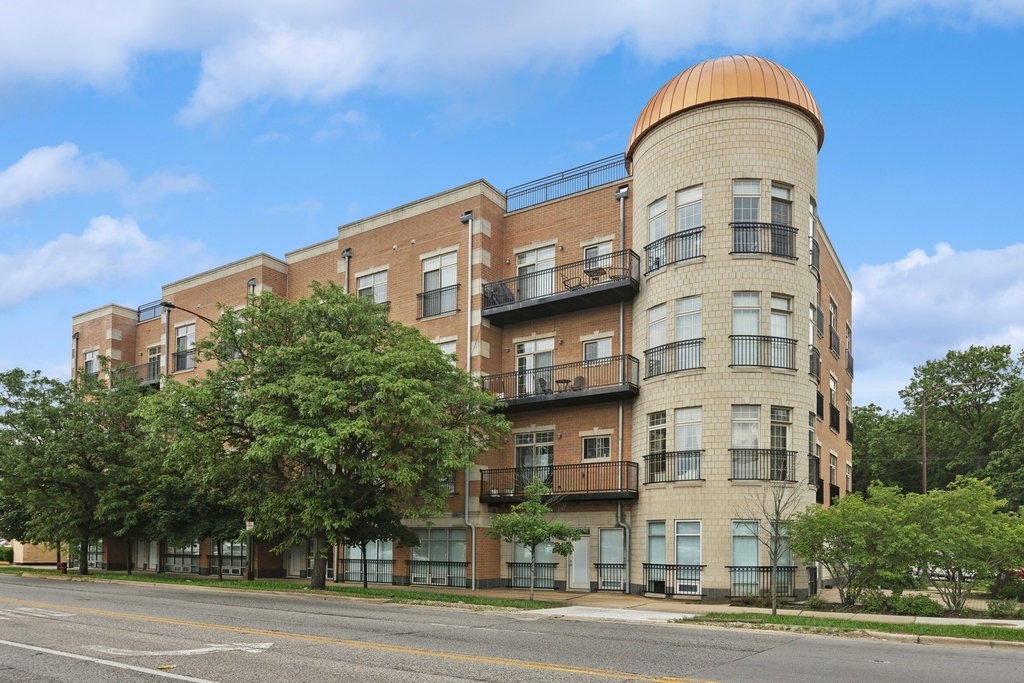 6423 W Touhy Avenue - Photo 0