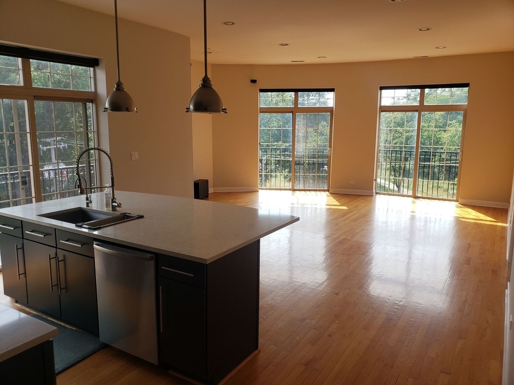 6423 W Touhy Avenue - Photo 13