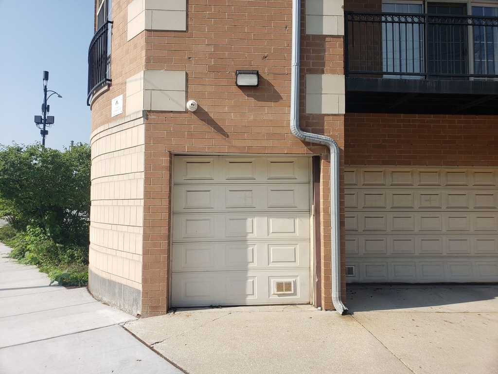 6423 W Touhy Avenue - Photo 1