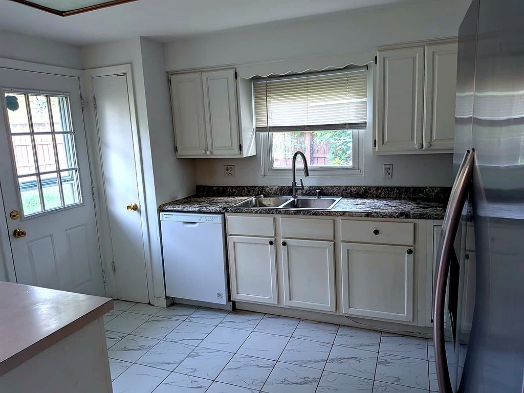 386 Dover Drive - Photo 4
