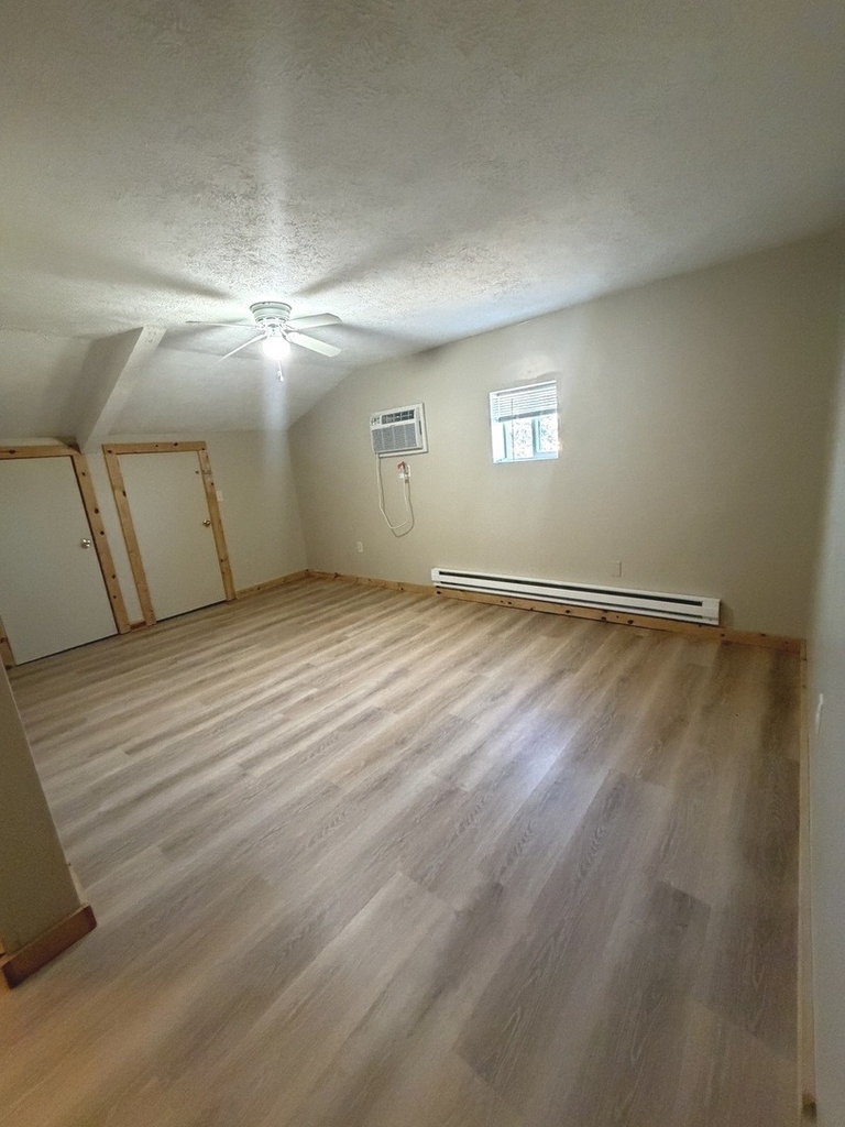 690 W Judson Street - Photo 4