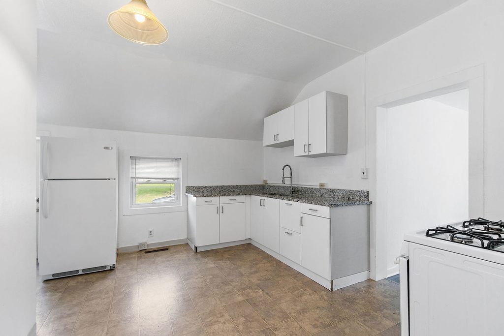 2103 Main Street Road - Photo 2