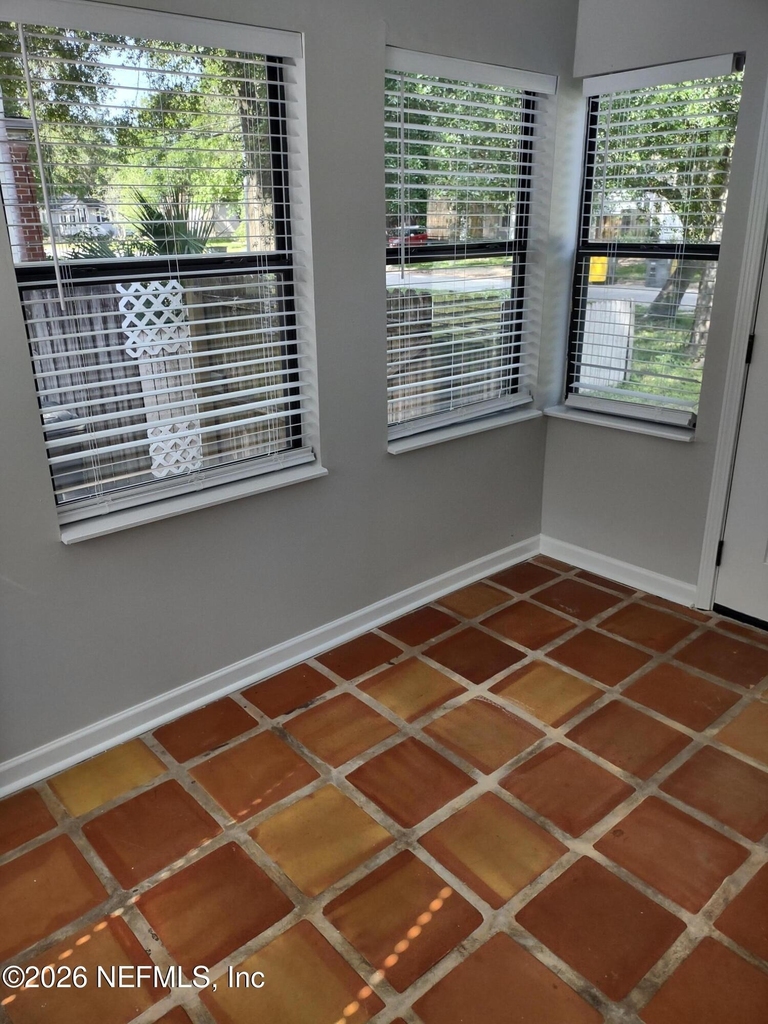 1552 Naldo Avenue - Photo 11