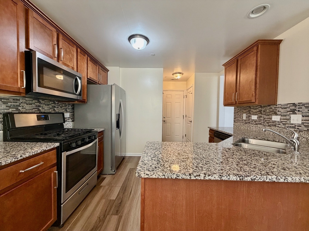 1492 Orchid Street - Photo 3