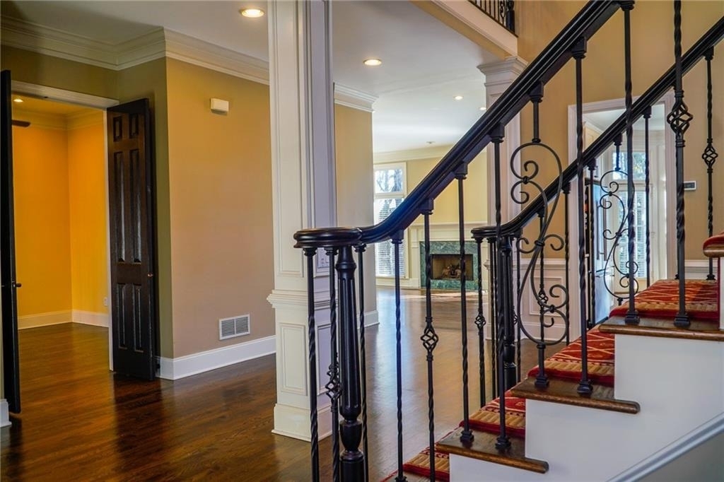 1127 Ashton Bluff Drive Ne - Photo 3