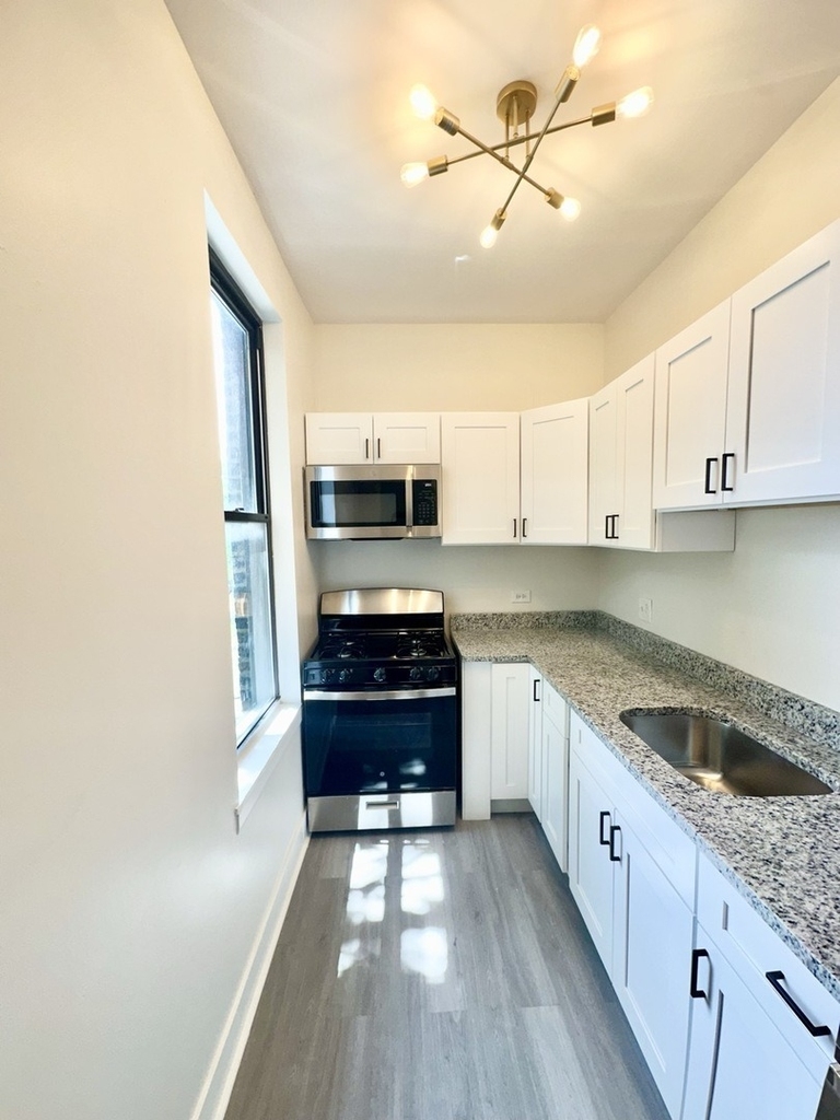 3008 W 23rd Street - Photo 9