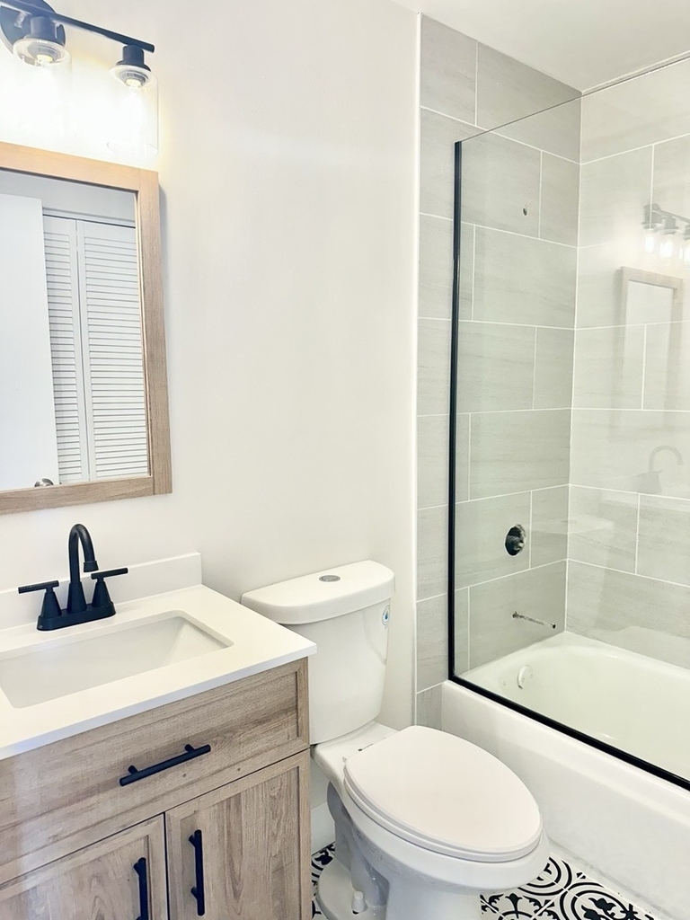 3008 W 23rd Street - Photo 2
