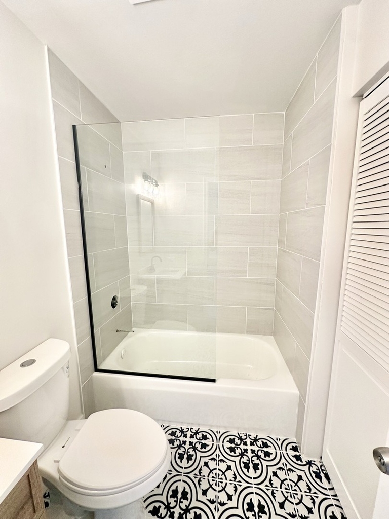 3008 W 23rd Street - Photo 3