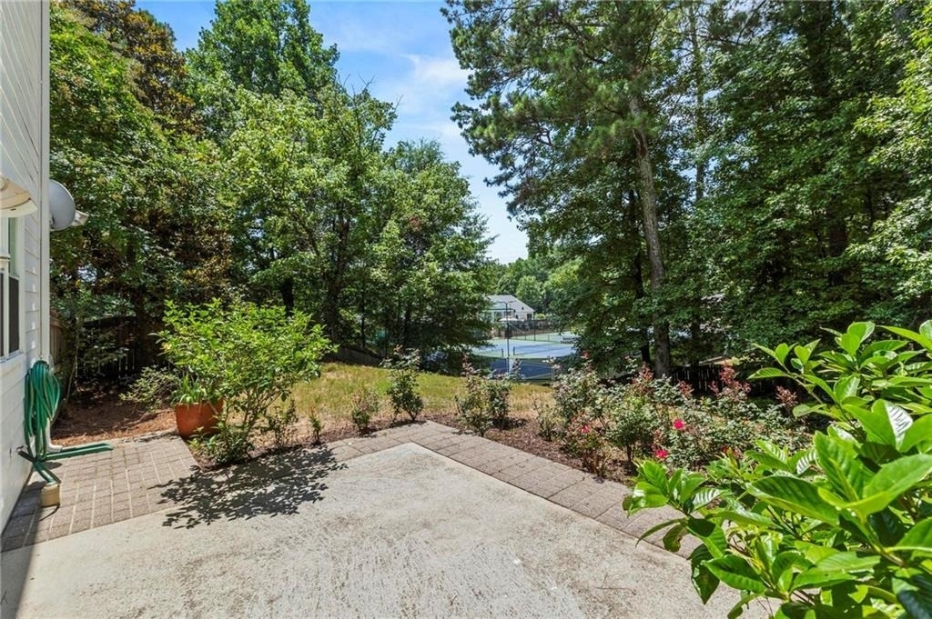 490 Chippenham Court - Photo 36