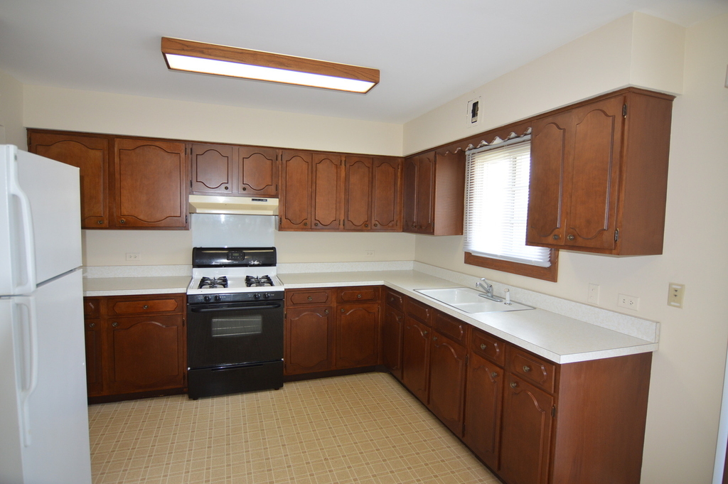 370 Eastern Avenue - Photo 0