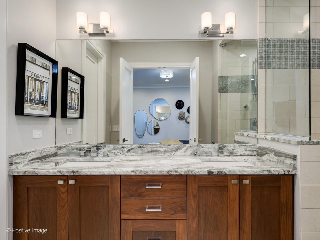 1046 W Altgeld Street - Photo 17
