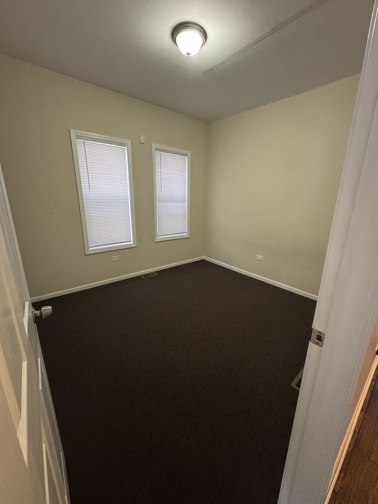 1251 N Springfield Avenue - Photo 6
