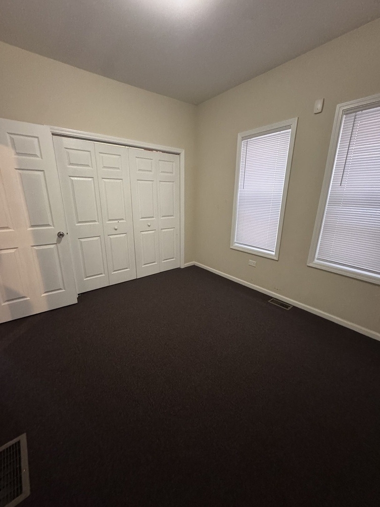 1251 N Springfield Avenue - Photo 5