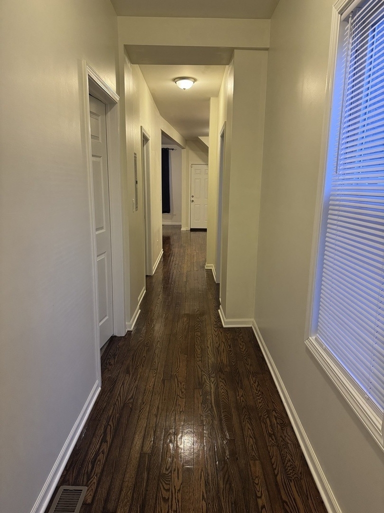1251 N Springfield Avenue - Photo 2