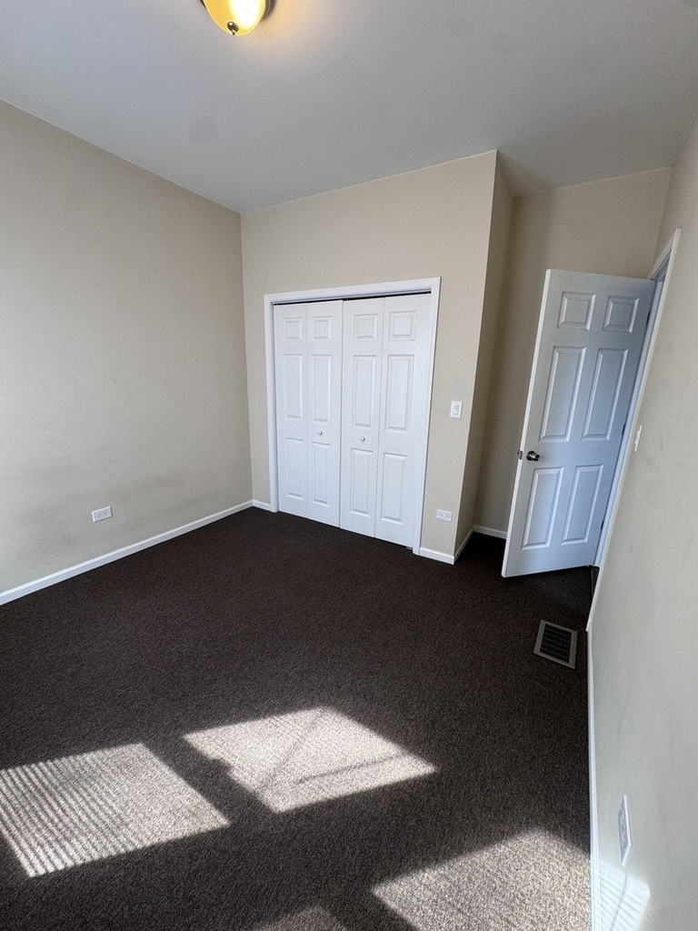 1251 N Springfield Avenue - Photo 3
