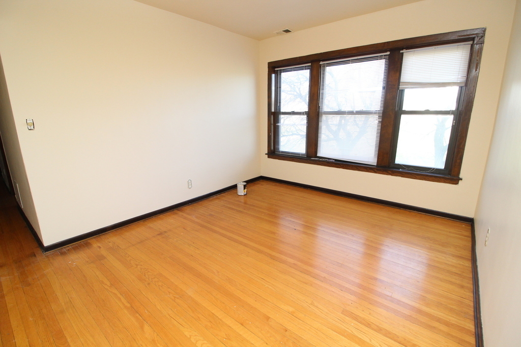 1728 W Juneway Terrace - Photo 2