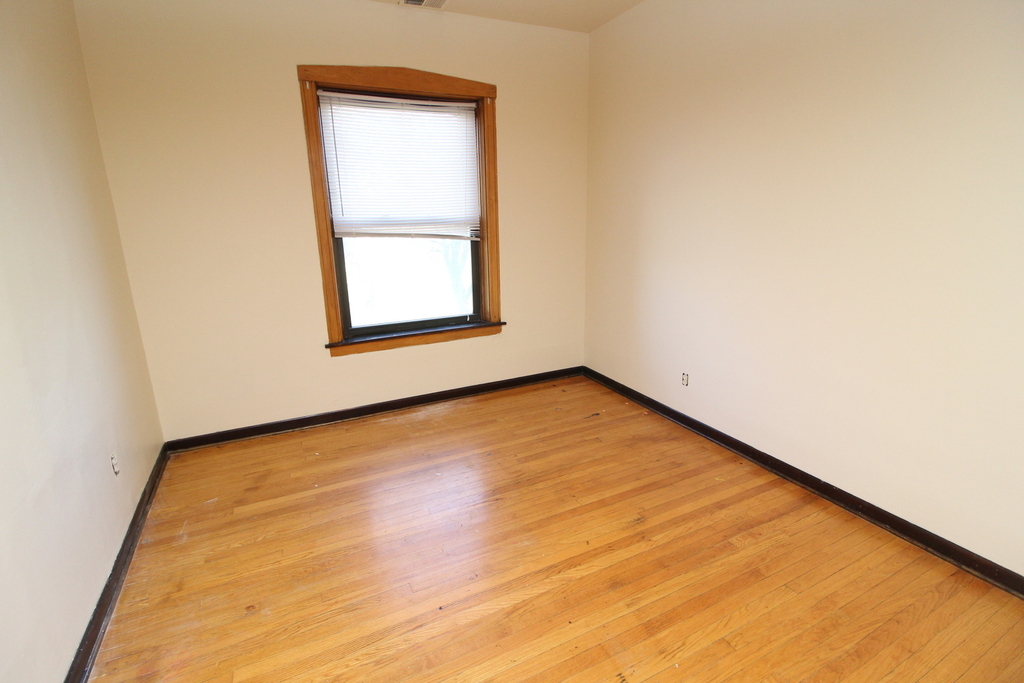 1728 W Juneway Terrace - Photo 3