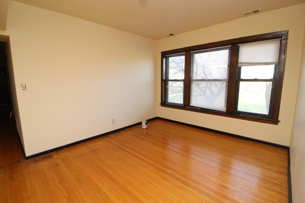 1728 W Juneway Terrace - Photo 9