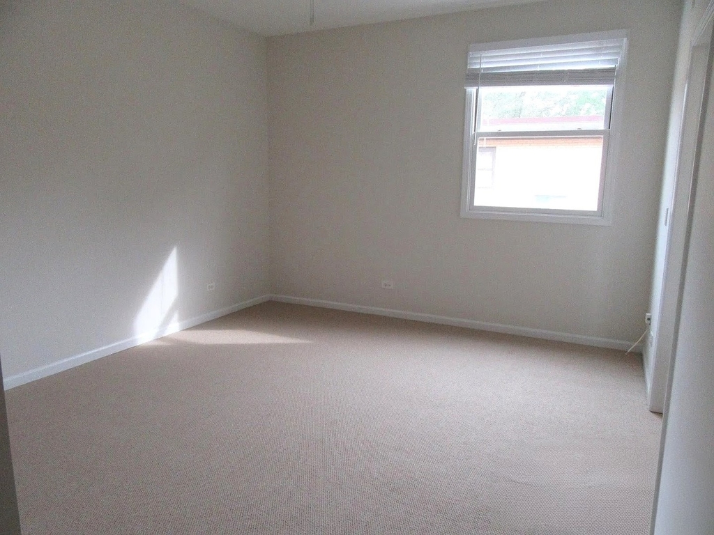 2054 W Chase Avenue - Photo 6