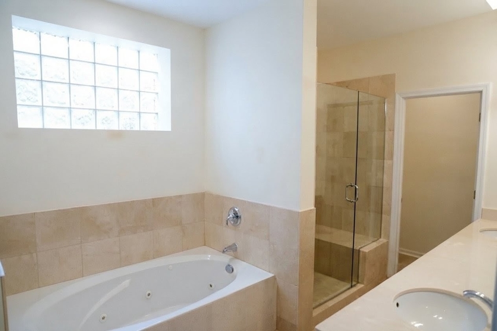 2054 W Chase Avenue - Photo 8