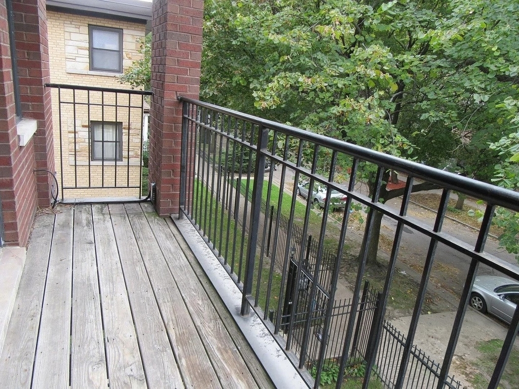 2054 W Chase Avenue - Photo 16