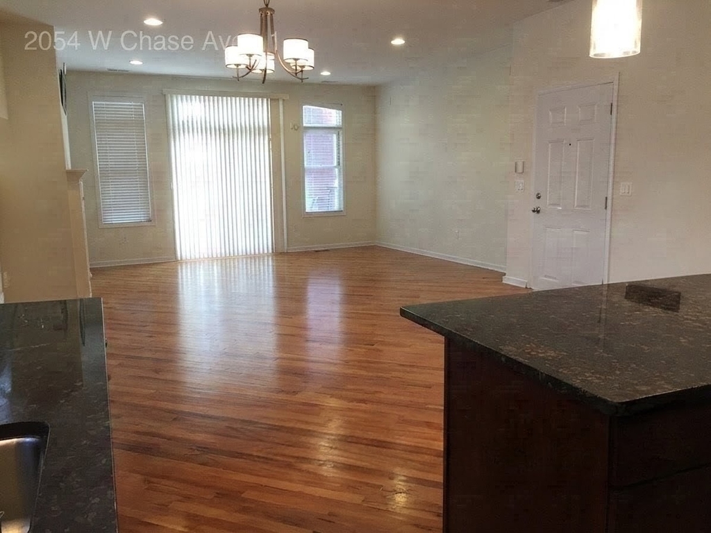 2054 W Chase Avenue - Photo 4
