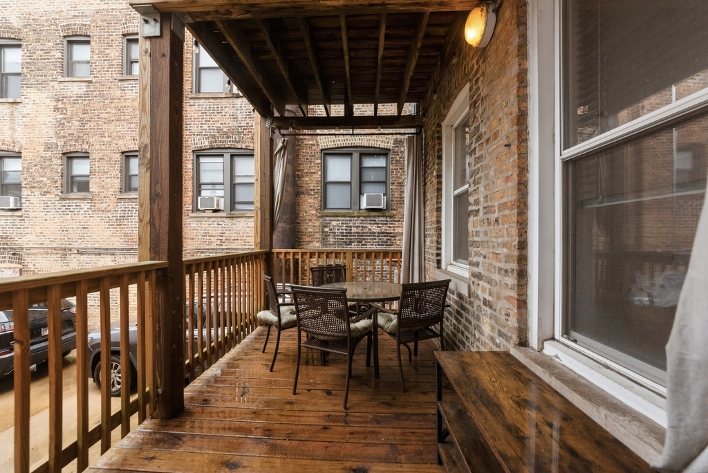 954 W Cuyler Avenue - Photo 8