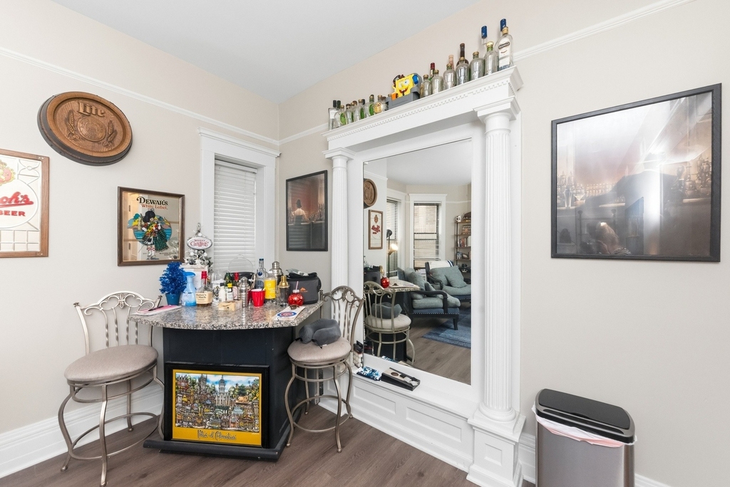 954 W Cuyler Avenue - Photo 2