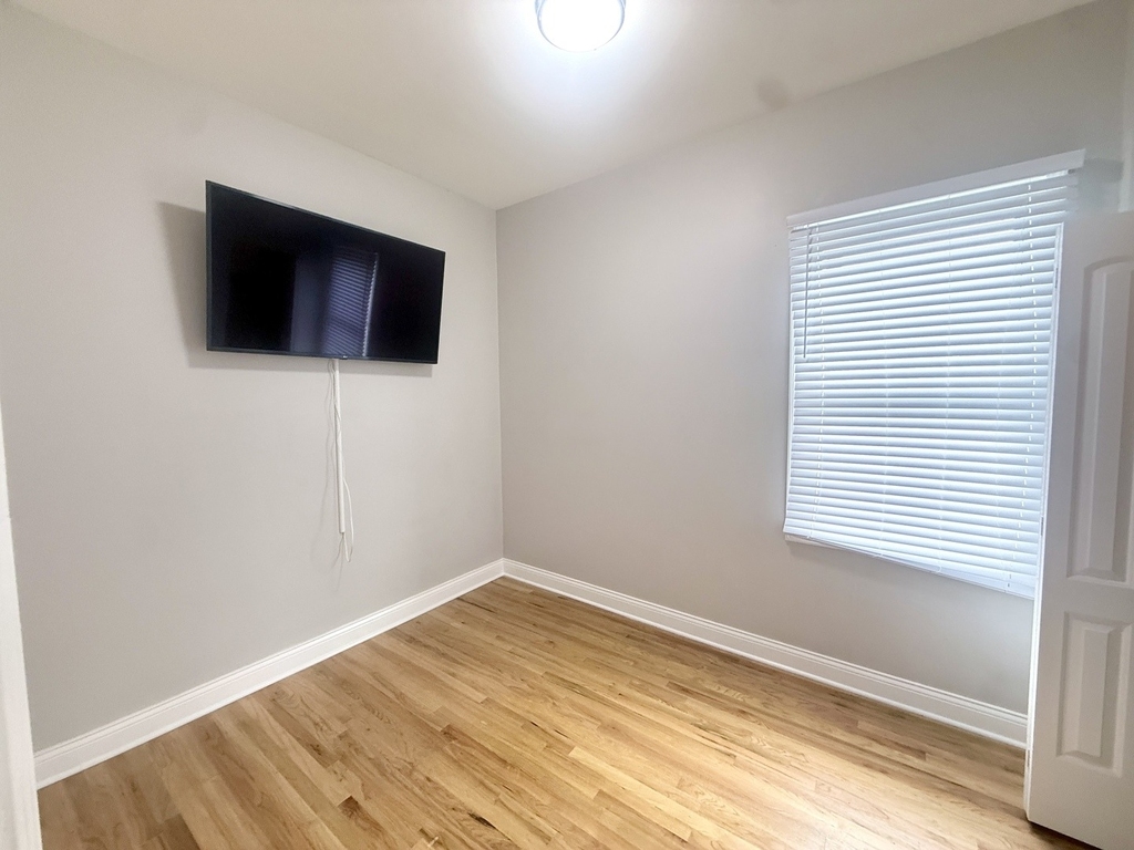 3008 E 81st Street - Photo 14