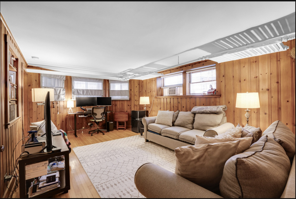 109 S Maple Avenue - Photo 1