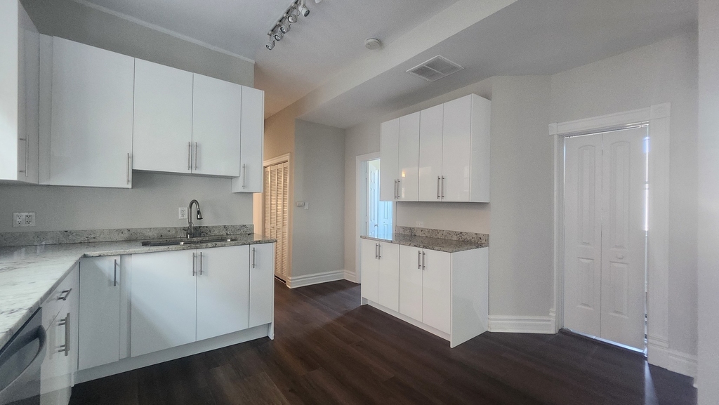 2330 W Erie Street - Photo 7