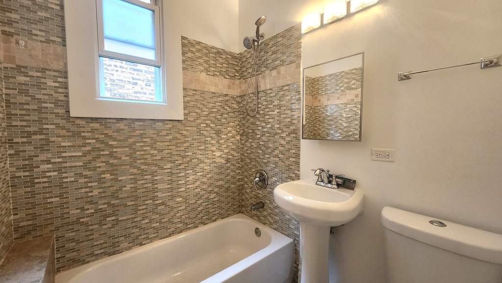 2330 W Erie Street - Photo 16
