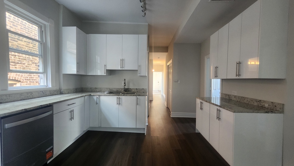 2330 W Erie Street - Photo 6