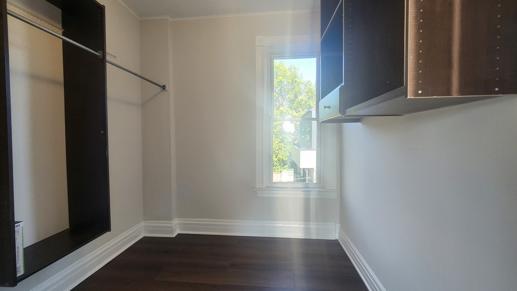 2330 W Erie Street - Photo 19