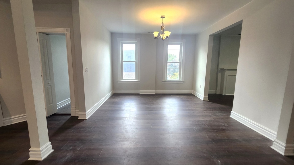 2330 W Erie Street - Photo 2