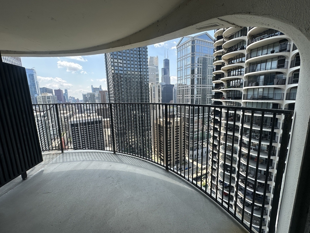 300 N State Street - Photo 7