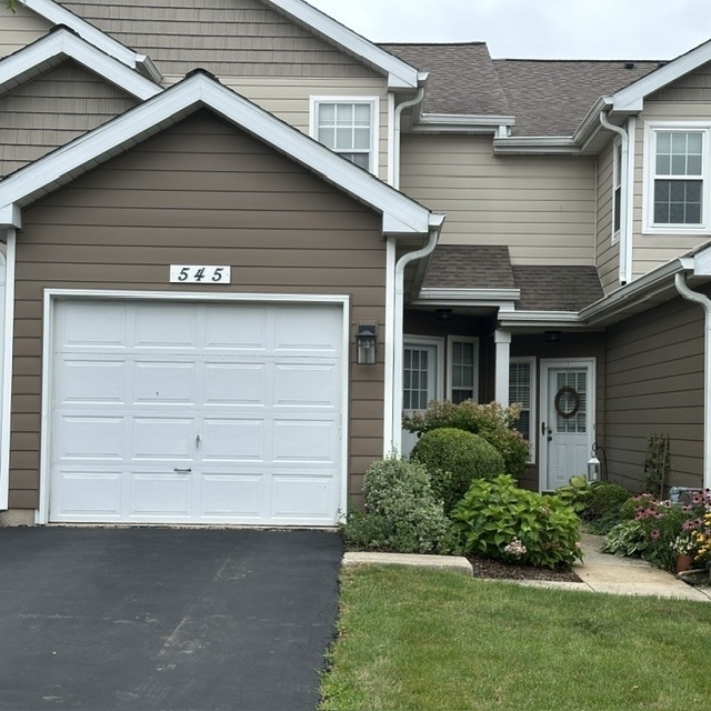 545 Woodcrest Drive - Photo 0