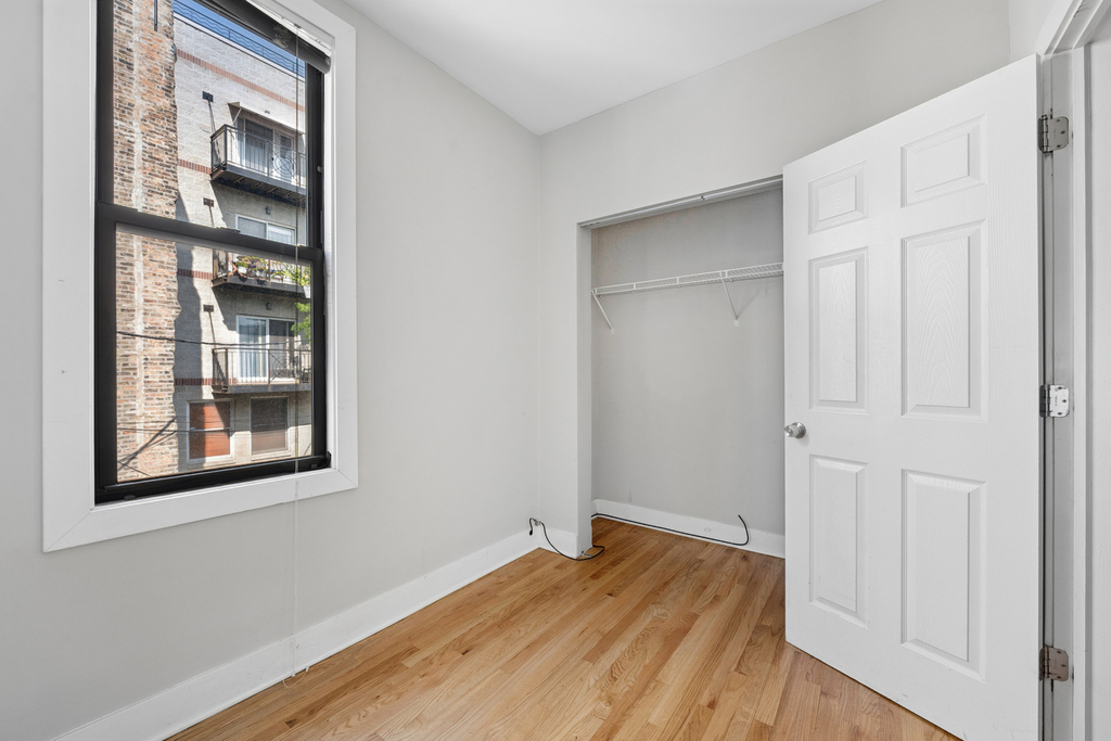 1363 W Walton Street - Photo 9