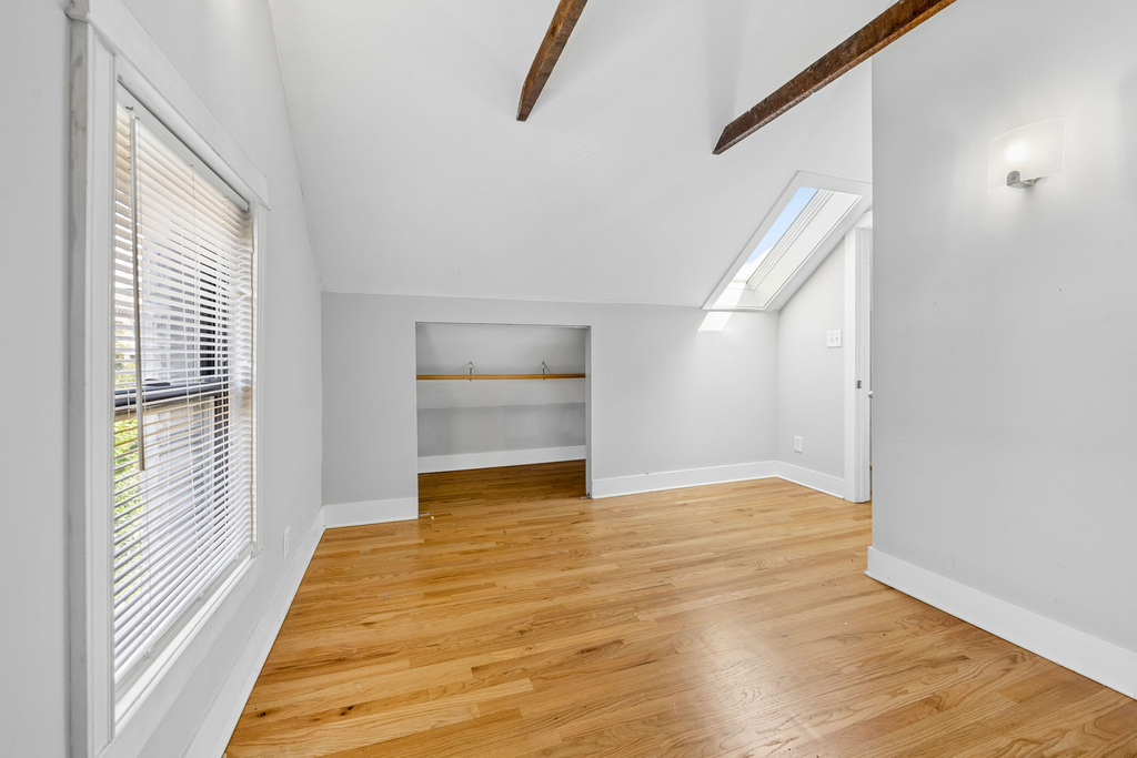 1363 W Walton Street - Photo 16