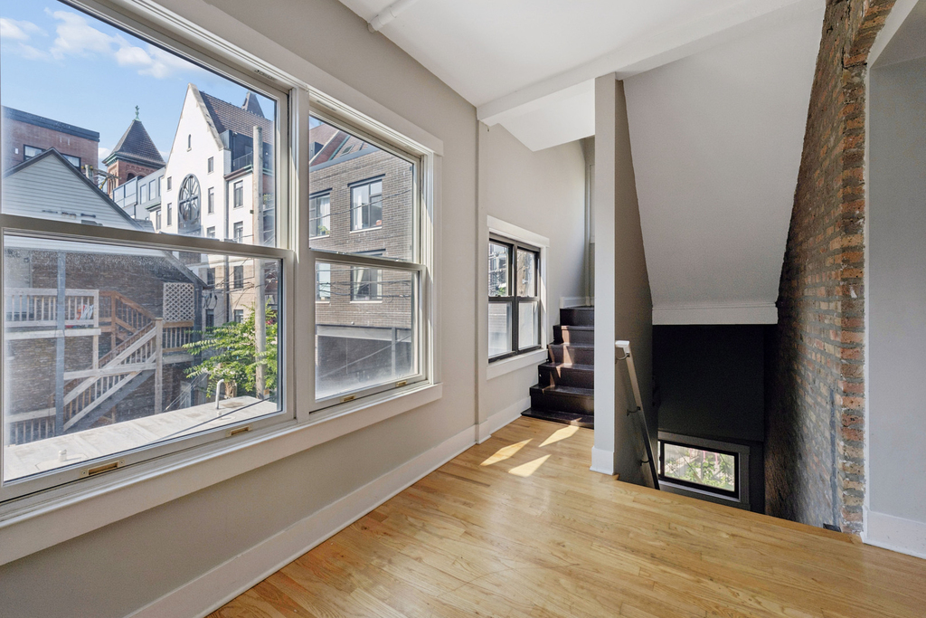 1363 W Walton Street - Photo 14