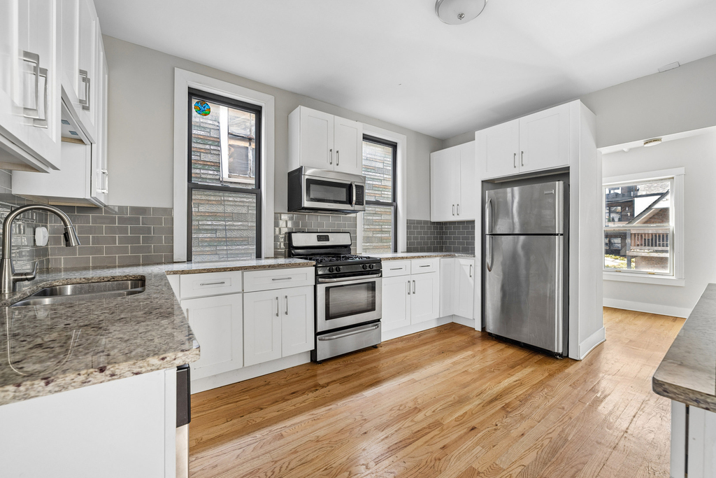 1363 W Walton Street - Photo 4