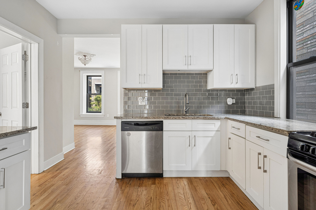 1363 W Walton Street - Photo 7