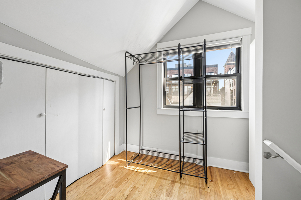 1363 W Walton Street - Photo 20