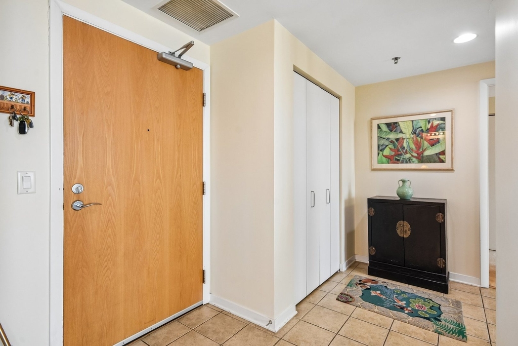 77 S Evergreen Avenue - Photo 2