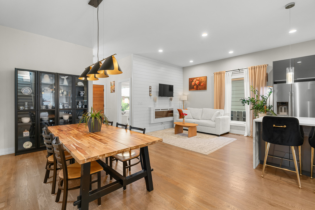 5047 W Winnemac Avenue - Photo 11